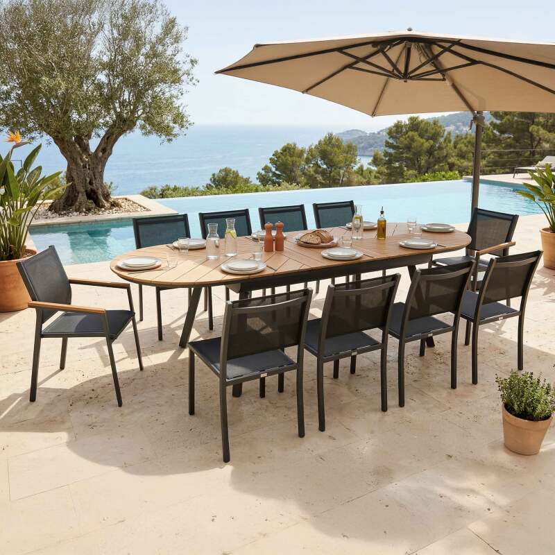 Ausziehbarer Gartentisch aus Polywood und Aluminium, 220/280x100 cm, und 10 Stühle aus Textilene