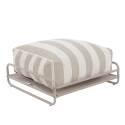 Sitzsack im gestreiften Design für ein modulares Outdoor-Sofa mit Gestell