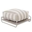 Sitzsack im gestreiften Design für ein modulares Outdoor-Sofa mit Gestell