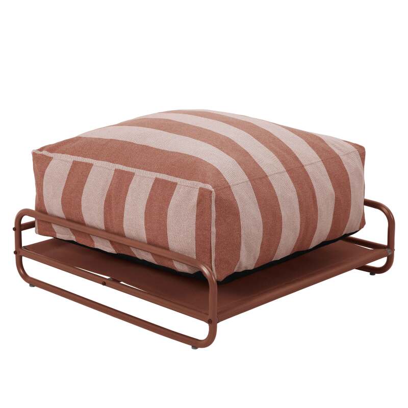 Sitzsack im gestreiften Design für ein modulares Outdoor-Sofa mit Gestell