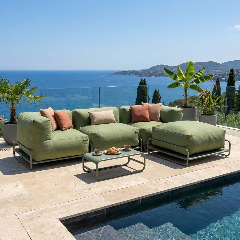 Modulare Gartenmöbel für 4 Personen mit Gestell, bestehend aus 1 Sessel, 2 Ecksesseln, 1 Sitzsack und 1 Couchtisch 