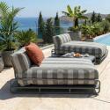 Modulare Gartenmöbel für 2 Personen mit Gestell, bestehend aus 2 gestreiften Chaiselongues und Couchtisch