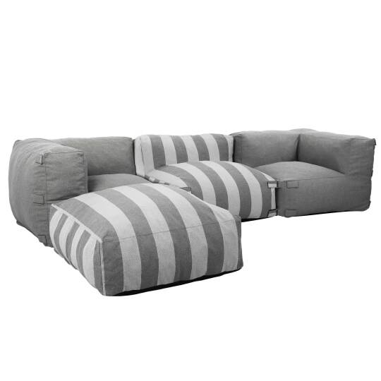 Modulare Gartenmöbel für 4 Personen bestehend aus 1 Sessel, 2 Ecksesseln und 1 Ottomane im gestreiften Design