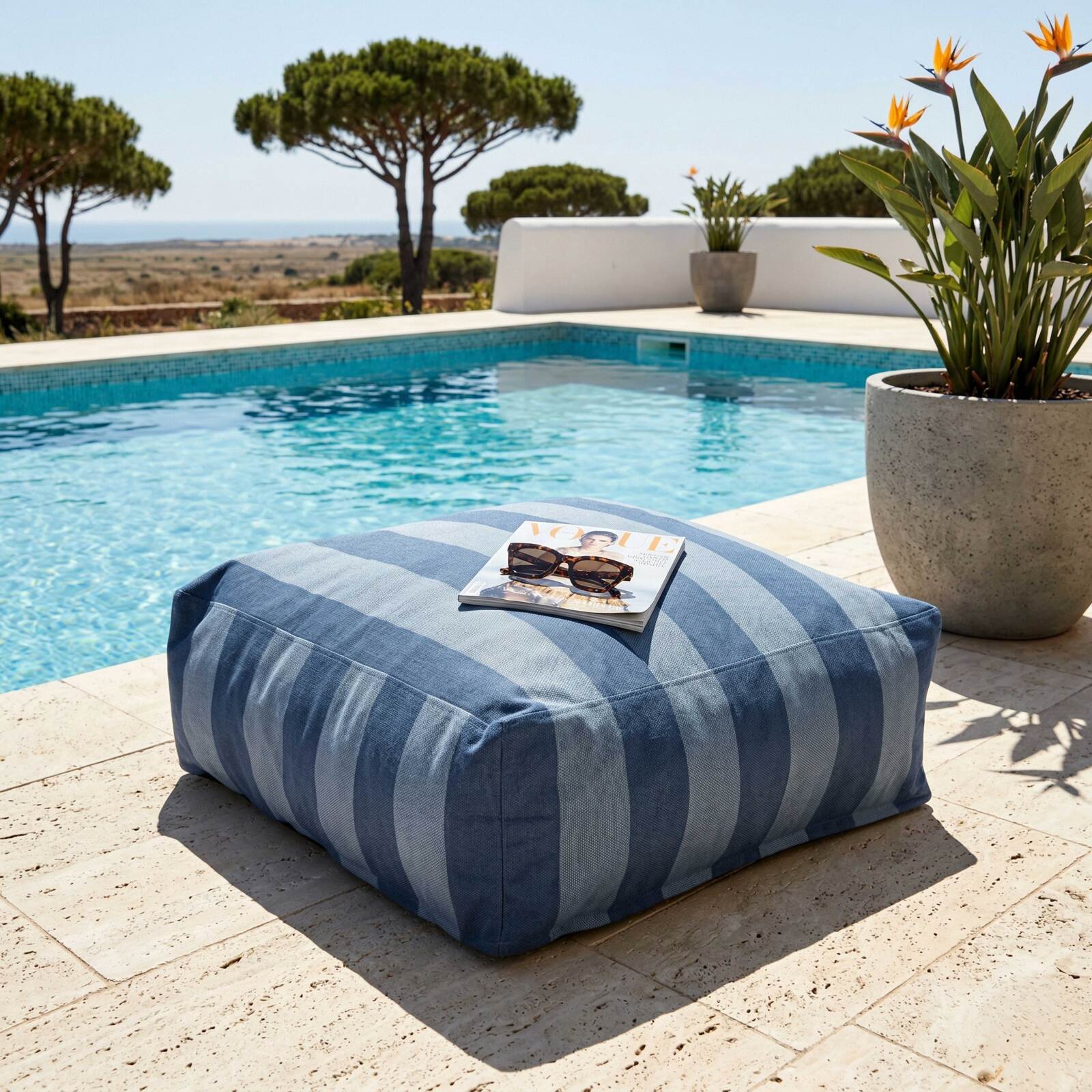 Modulare Gartenmöbel für 4 Personen bestehend aus 1 Sessel, 2 Ecksesseln und 1 Ottomane im gestreiften Design
