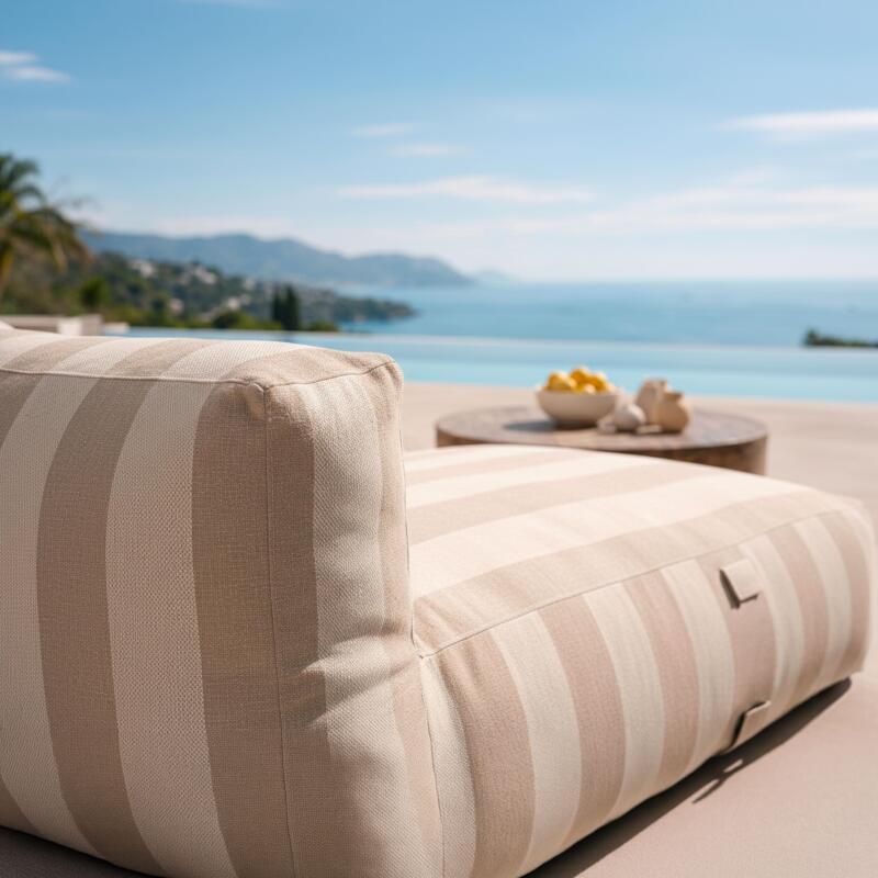 Modulare Gartenmöbel für 5 Personen bestehend aus 2 Kaminstühlen, 1 Ecksessel, 1 Chaiselongue und 1 Hocker im gestreiften Design (2/7)
