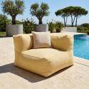 Modulare Gartenmöbel für 5 Personen bestehend aus 2 Kaminstühlen, 1 Ecksessel, 1 Chaiselongue und 1 Hocker im gestreiften Design