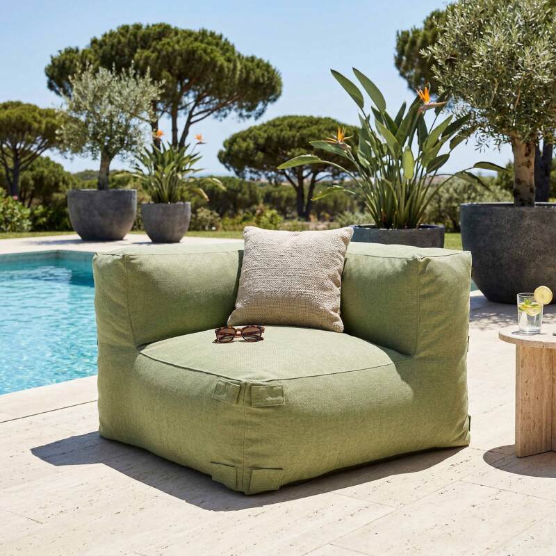 Modulare Gartenmöbel für 5 Personen bestehend aus 2 Kaminstühlen, 1 Ecksessel, 1 Chaiselongue und 1 Hocker im gestreiften Design (4/7)