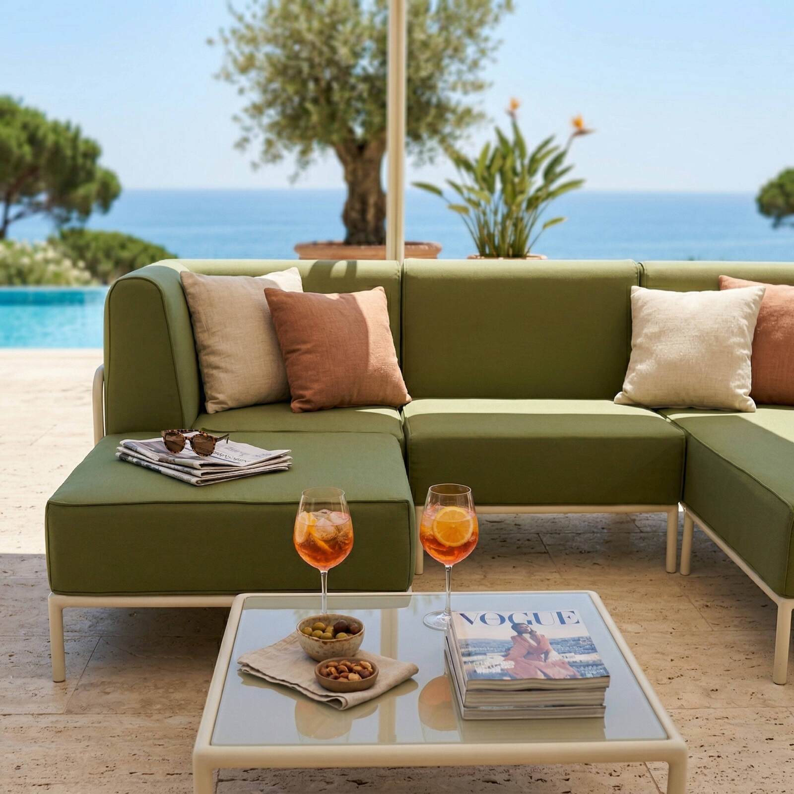 Modulare Gartenmöbel für 4 Personen bestehend aus 1 Sessel, 1 Ecksessel, 1 Chaiselongue und 1 Sitzsack