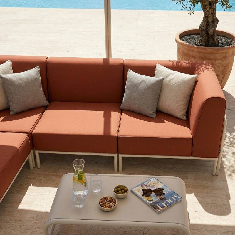 Modulare Gartenmöbel für 4 Personen bestehend aus 1 Sessel, 2 Ecksesseln und 1 Sitzsack  (2/7)