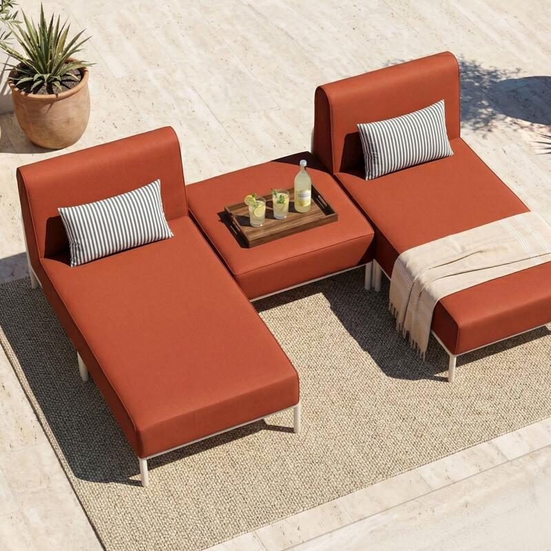 Modulare Gartenmöbel für 2 Personen bestehend aus 2 Chaiselongues und 1 Sitzsack (2/7)