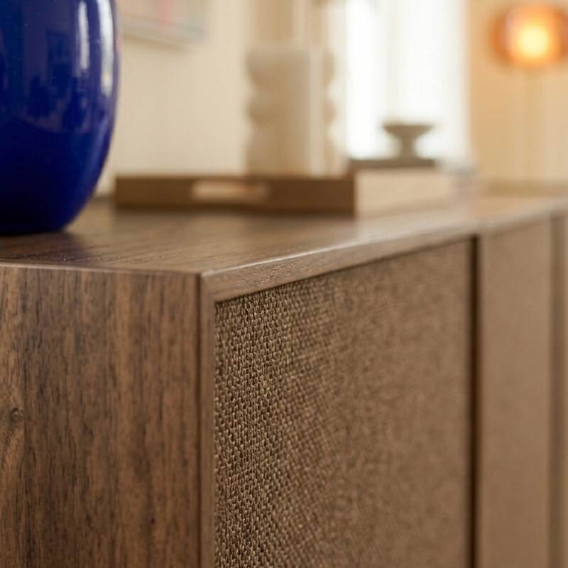 Sideboard in Holzoptik und Stoff, 4 Türen, 180 cm, skandinavischer Stil (3/8)