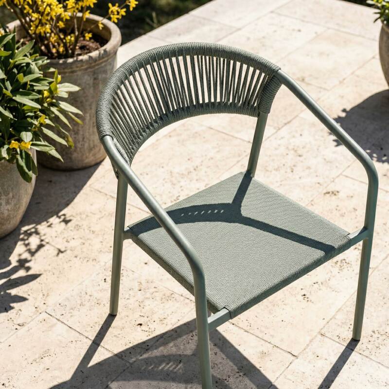 Gartenstuhl aus Aluminium und synthetischem Rattan mit Armlehnen (2/7)