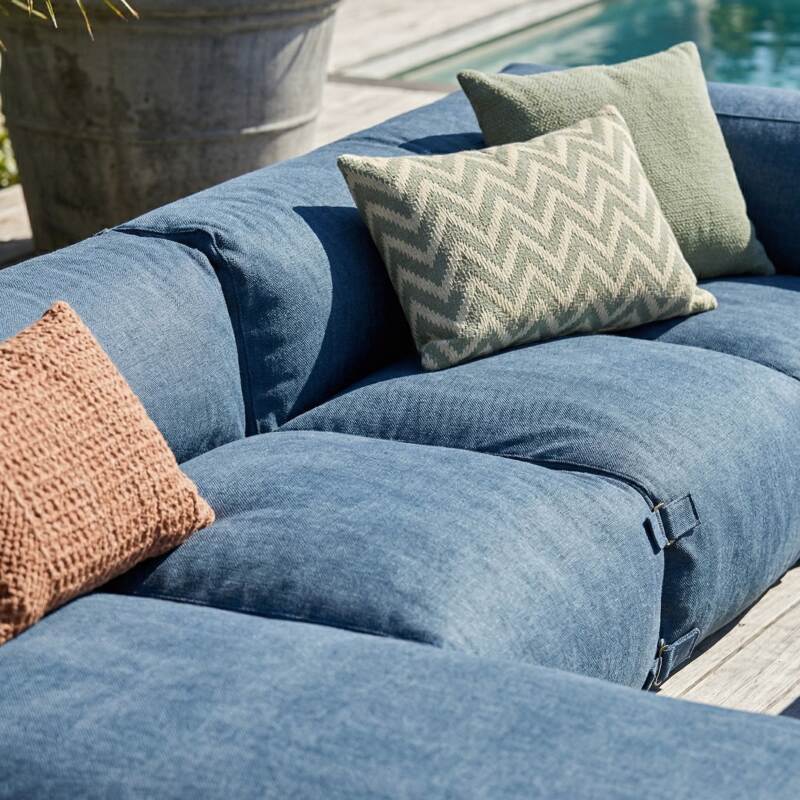Modulare Gartenmöbel für 5 Personen bestehend aus 2 Kaminstühlen, 1 Ecksessel, 1 Chaiselongue und 1 Sitzsack (3/8)