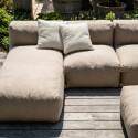 Modulare Gartenmöbel für 5 Personen bestehend aus 2 Kaminstühlen, 1 Ecksessel, 1 Chaiselongue und 1 Sitzsack