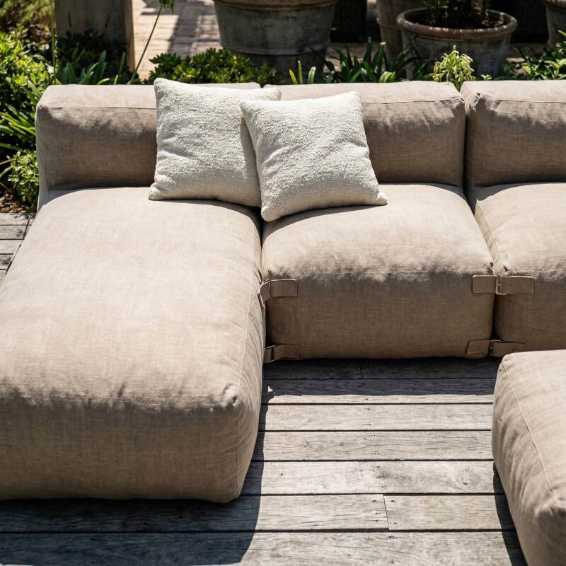 Modulare Gartenmöbel für 5 Personen bestehend aus 2 Kaminstühlen, 1 Ecksessel, 1 Chaiselongue und 1 Sitzsack (2/8)