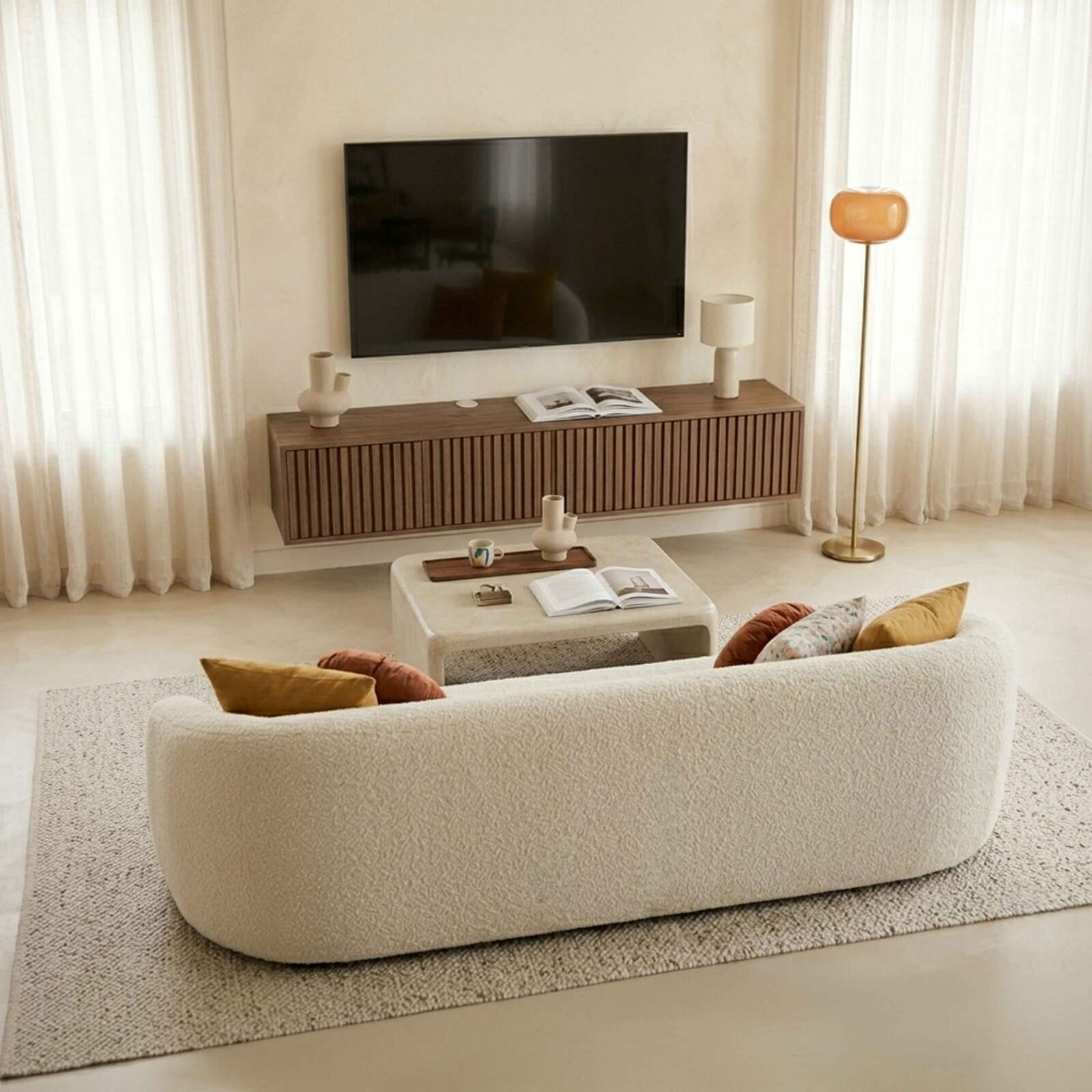 Hängendes Lowboard aus heller Holzoptik, 160 cm, skandinavischer Stil