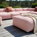Modulare Gartenmöbel für 7 Personen bestehend aus 5 Kaminstühlen, 1 Ecksessel, 1 Chaiselongue und 1 Sitzsack