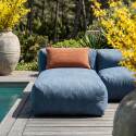 Modulare Gartenmöbel für 7 Personen bestehend aus 5 Kaminstühlen, 1 Ecksessel, 1 Chaiselongue und 1 Sitzsack