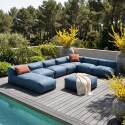 Modulare Gartenmöbel für 7 Personen bestehend aus 5 Kaminstühlen, 1 Ecksessel, 1 Chaiselongue und 1 Sitzsack