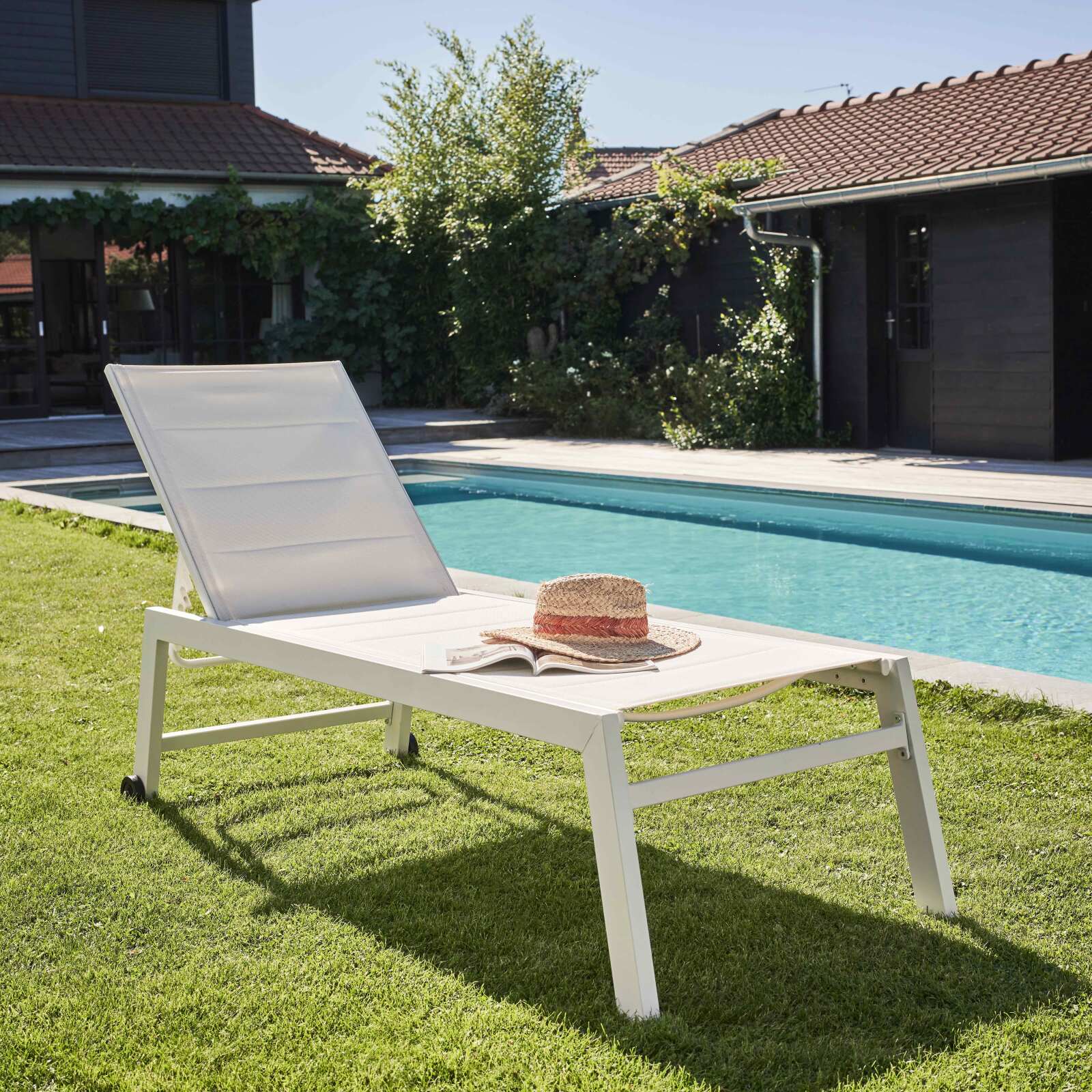 Set aus 2 Sonnenliegestühlen mit Rädern, 5-fach verstellbar 