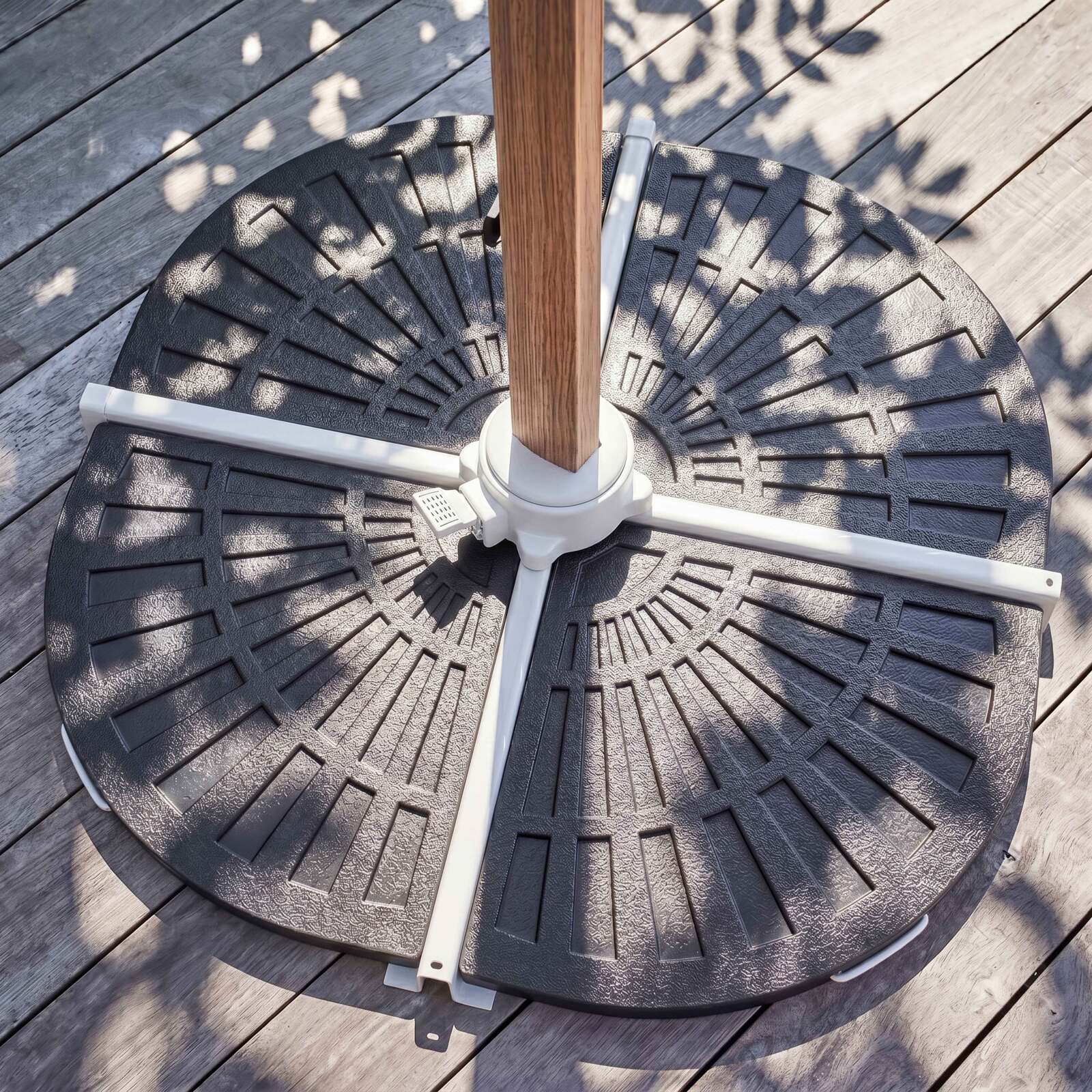 Ampelschirm 3x3 m quadratisch neigbar 360° drehbar und 4 beschwerte Platten