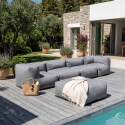 Modulare Gartenmöbel für 5 Personen bestehend aus 2 niedrigen Sesseln, 2 Ecksesseln und 1 Sitzsack