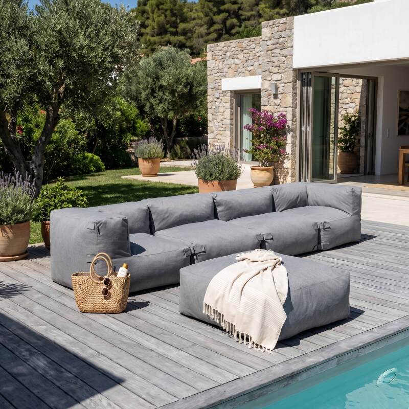 Modulare Gartenmöbel für 5 Personen bestehend aus 2 niedrigen Sesseln, 2 Ecksesseln und 1 Sitzsack