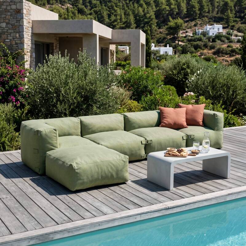 Modulare Gartenmöbel für 5 Personen bestehend aus 2 niedrigen Sesseln, 2 Ecksesseln und 1 Sitzsack