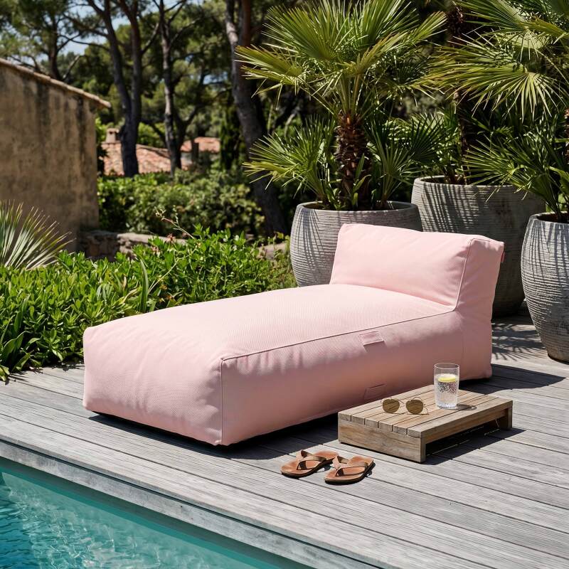 Modulare Gartenmöbel für 7 Personen bestehend aus 5 Kaminstühlen, 1 Ecksessel, 1 Chaiselongue und 1 Sitzsack (8/9)