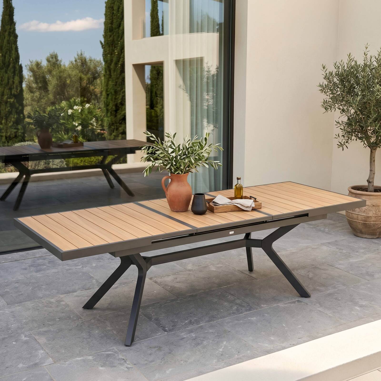 Ausziehbarer Gartentisch aus Aluminium und Holzoptik 8 bis 10 Personen 187/250x90 cm