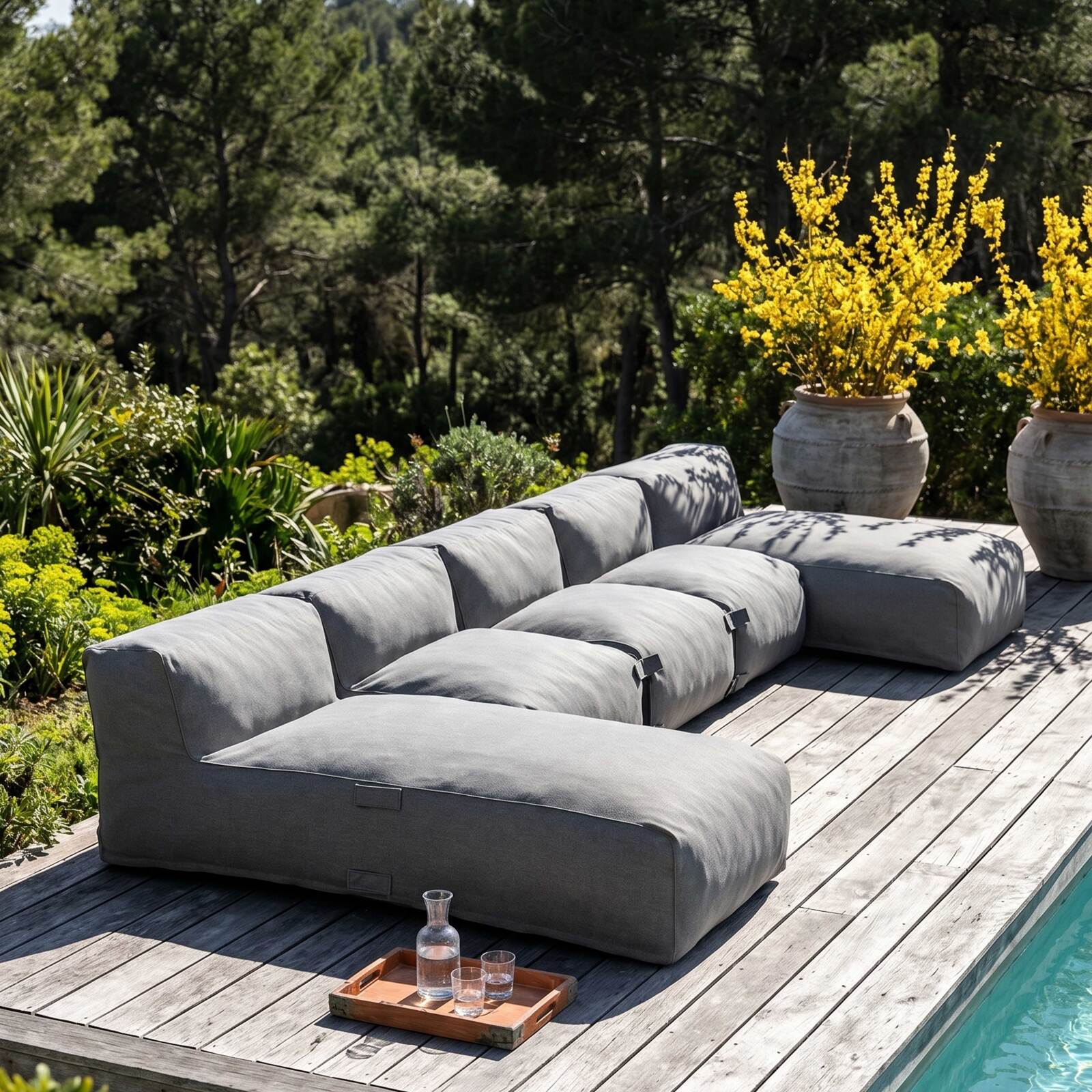 Modulare Gartenmöbel für 5 Personen bestehend aus 3 Sesseln und 2 Chaiselongues