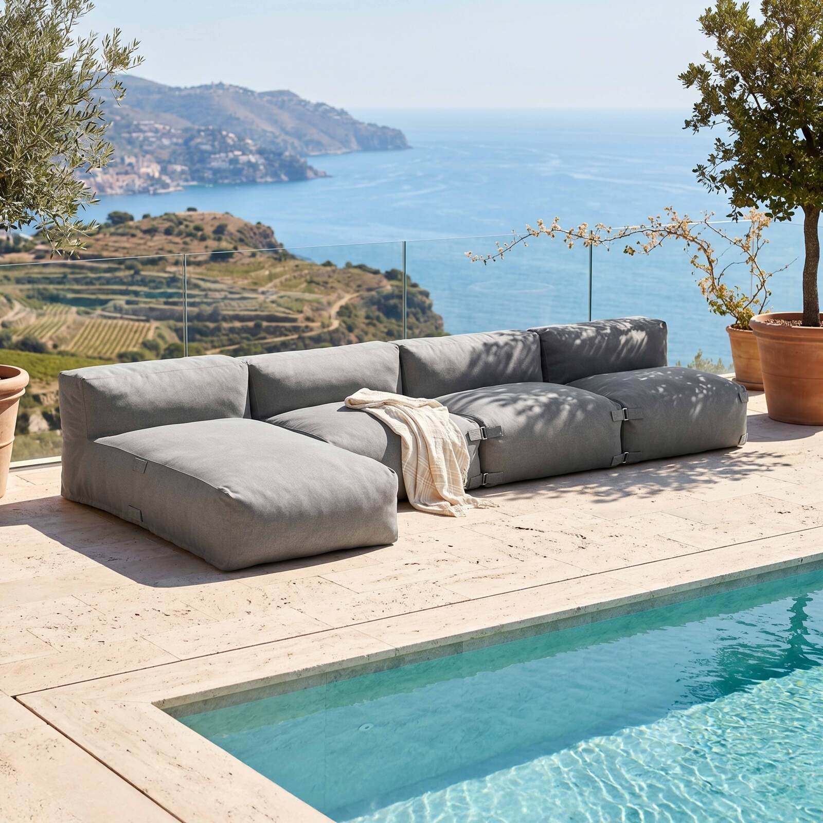 Modulare Gartenmöbel für 4 Personen bestehend aus 3 Sesseln und 1 Chaiselongue
