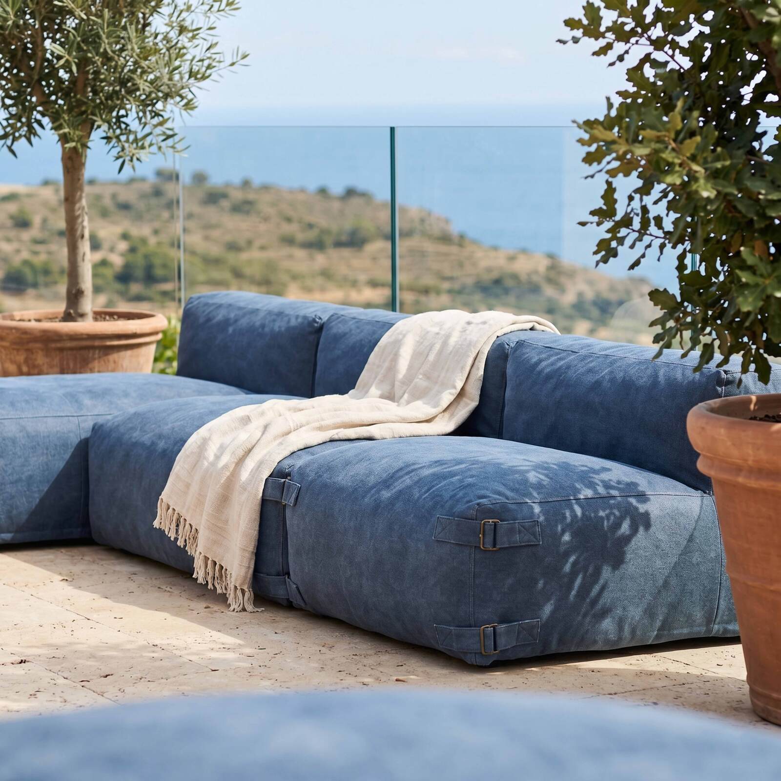 Modulare Gartenmöbel für 4 Personen bestehend aus 3 Sesseln und 1 Chaiselongue
