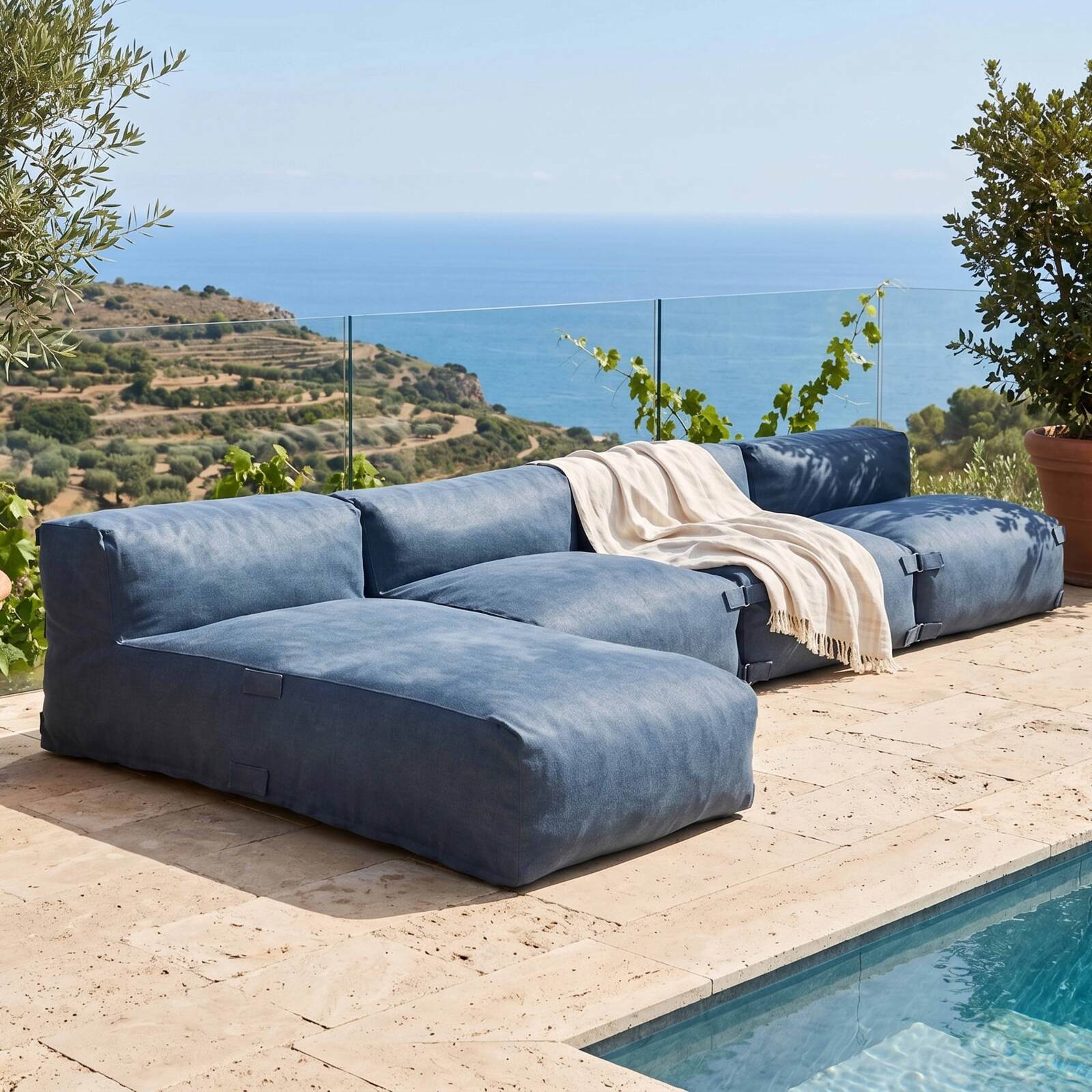 Modulare Gartenmöbel für 4 Personen bestehend aus 3 Sesseln und 1 Chaiselongue