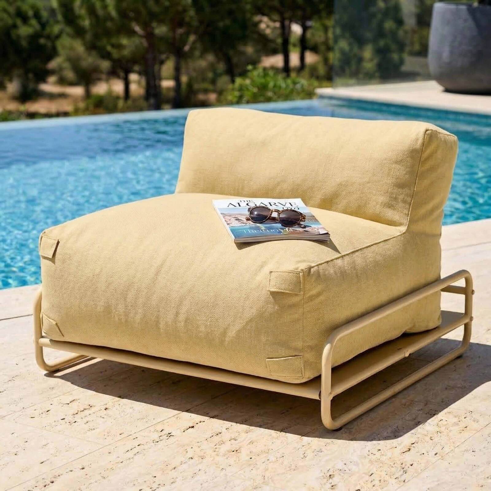 Modulare Gartenmöbel für 4 Personen mit Gestell, bestehend aus 1 Sessel, 2 Ecksesseln, 1 Sitzsack und 1 Couchtisch 
