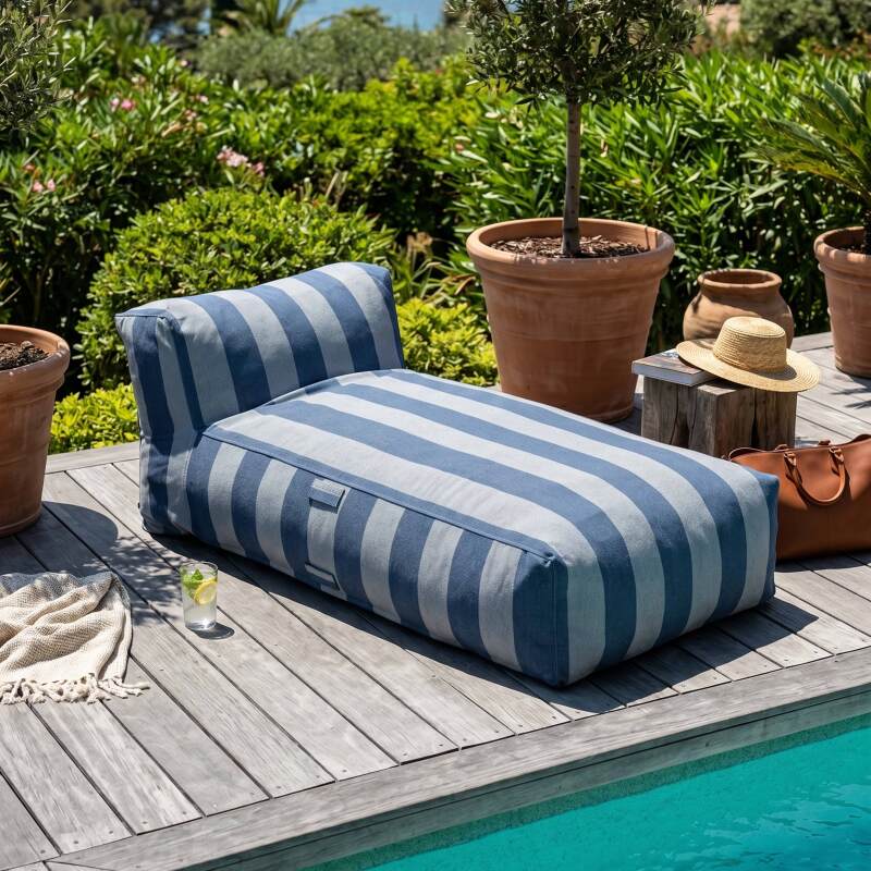 Chaiselongue im gestreiften Design für ein modulares Outdoor-Sofa