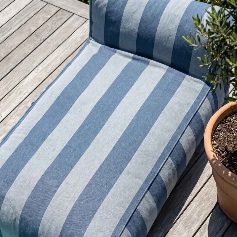 Chaiselongue im gestreiften Design für ein modulares Outdoor-Sofa (4/7)