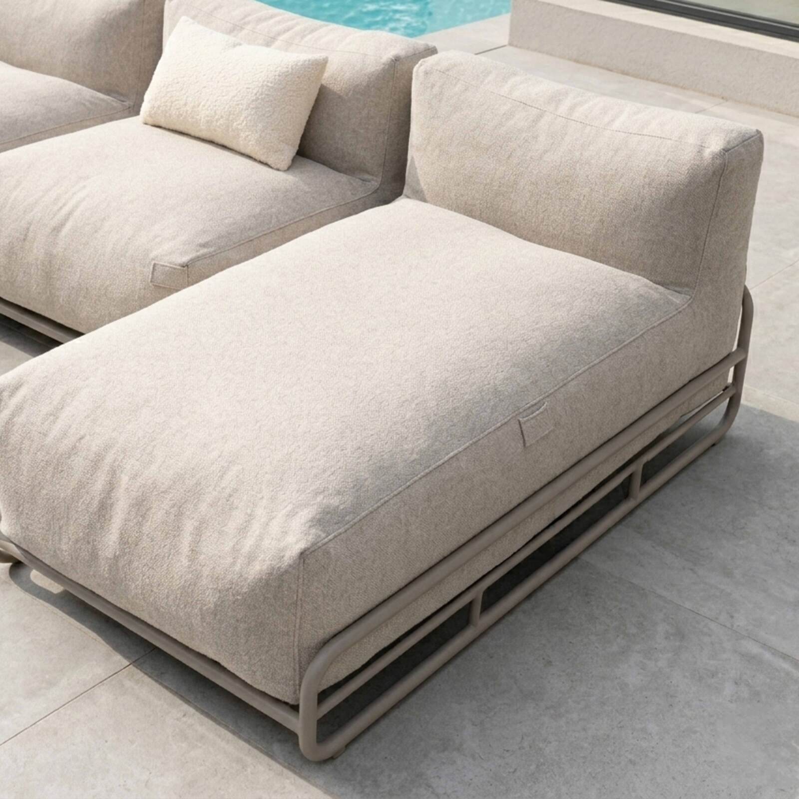 Modulare Gartenmöbel für 4 Personen mit Gestell, bestehend aus 2 Chaiselongues, 2 Sesseln und Couchtisch