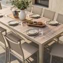 Gartentisch aus Aluminium und Keramik mit Holzoptik, 206x100 cm, und 10 Stühle aus Textilen
