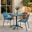 Gartentisch im Bistro-Stil, quadratisch, neigbar, aus Metall mit Einbaufuß, 70x70 cm, und 2 Stühle