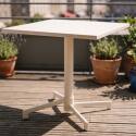 Gartentisch im Bistro-Stil, quadratisch, neigbar, aus Metall mit Einbaufuß, 70x70 cm, und 2 Stühle
