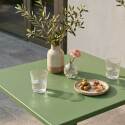 Gartentisch im Bistro-Stil, quadratisch, neigbar, aus Metall mit Einbaufuß, 70x70 cm, und 2 Stühle