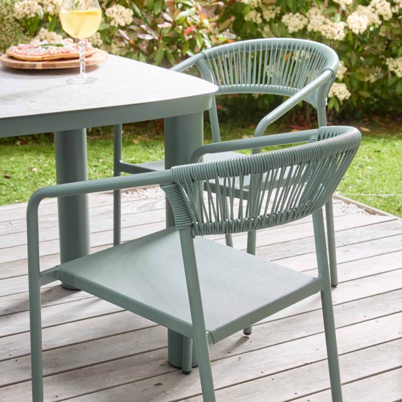 Gartenstuhl aus Aluminium und synthetischem Rattan mit Armlehnen (2/7)