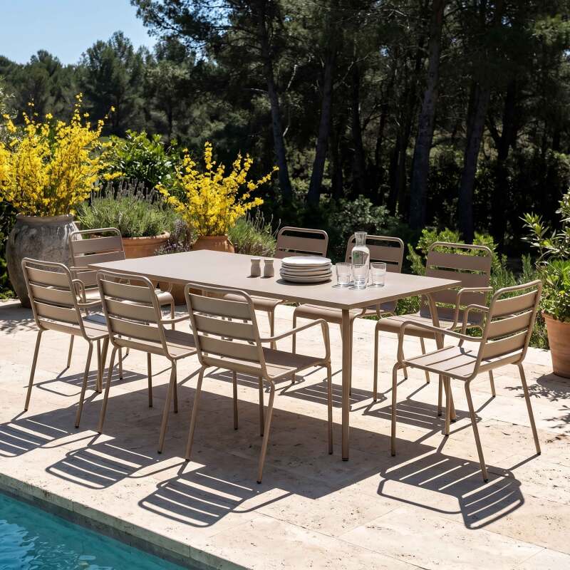Gartentisch aus Metall, 180x90 cm, und 8 Stühle mit Armlehnen