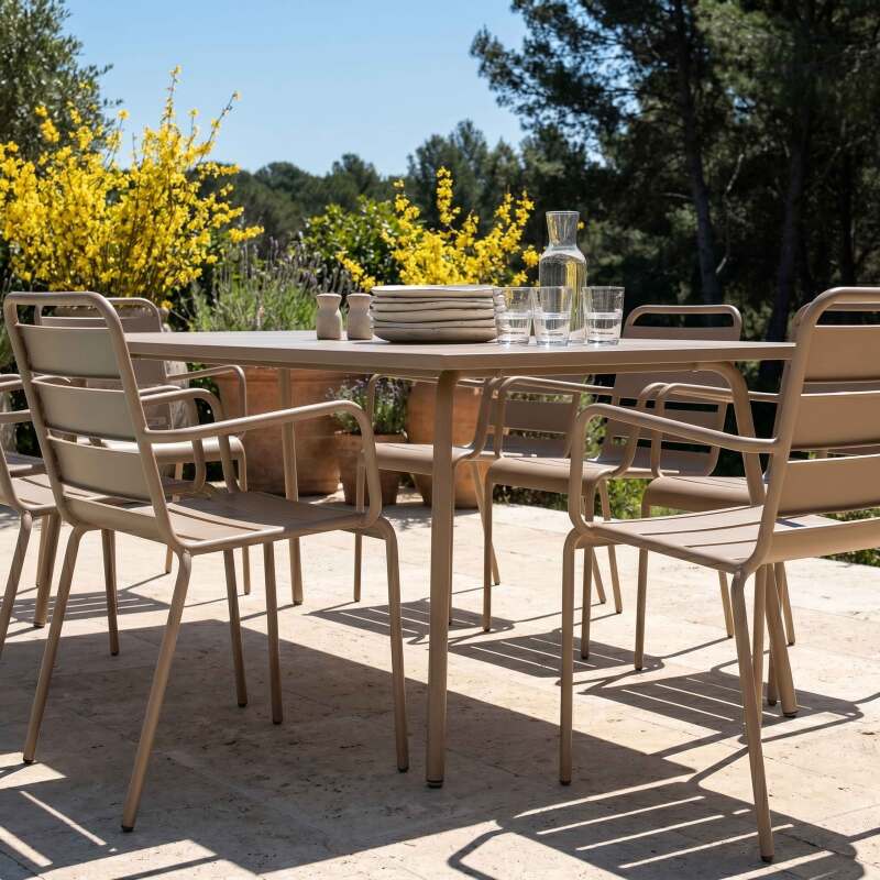Gartentisch aus Metall, 180x90 cm, und 8 Stühle mit Armlehnen (3/7)
