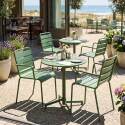 Gartentisch im Bistro-Stil, rund, neigbar, aus Metall mit Einbaufuß, 70x70 cm, und 2 Stühle mit Armlehnen