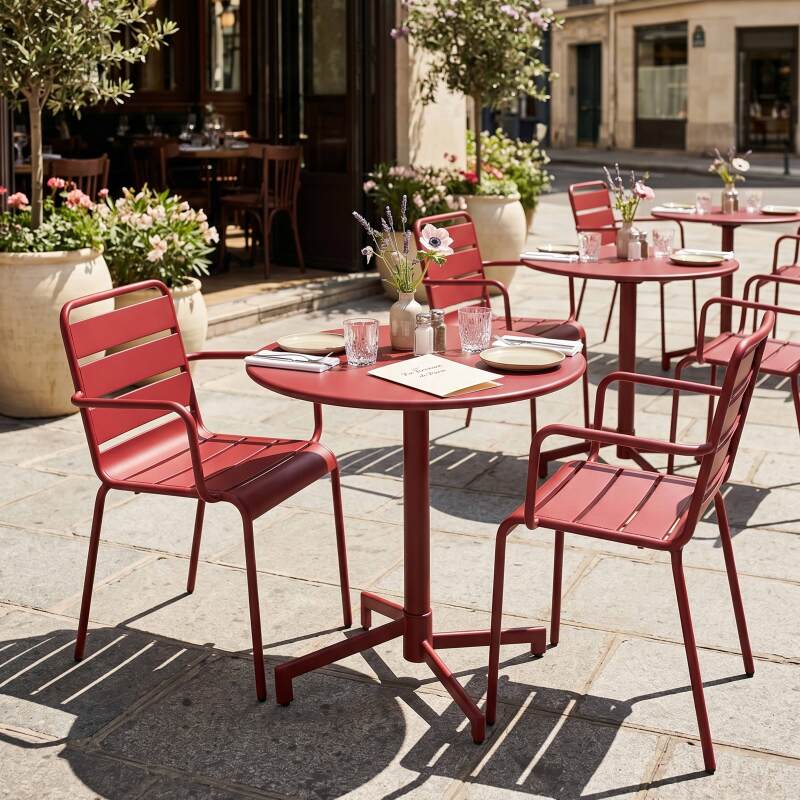 Gartentisch im Bistro-Stil, rund, neigbar, aus Metall mit Einbaufuß, 70x70 cm, und 2 Stühle mit Armlehnen (7/11)