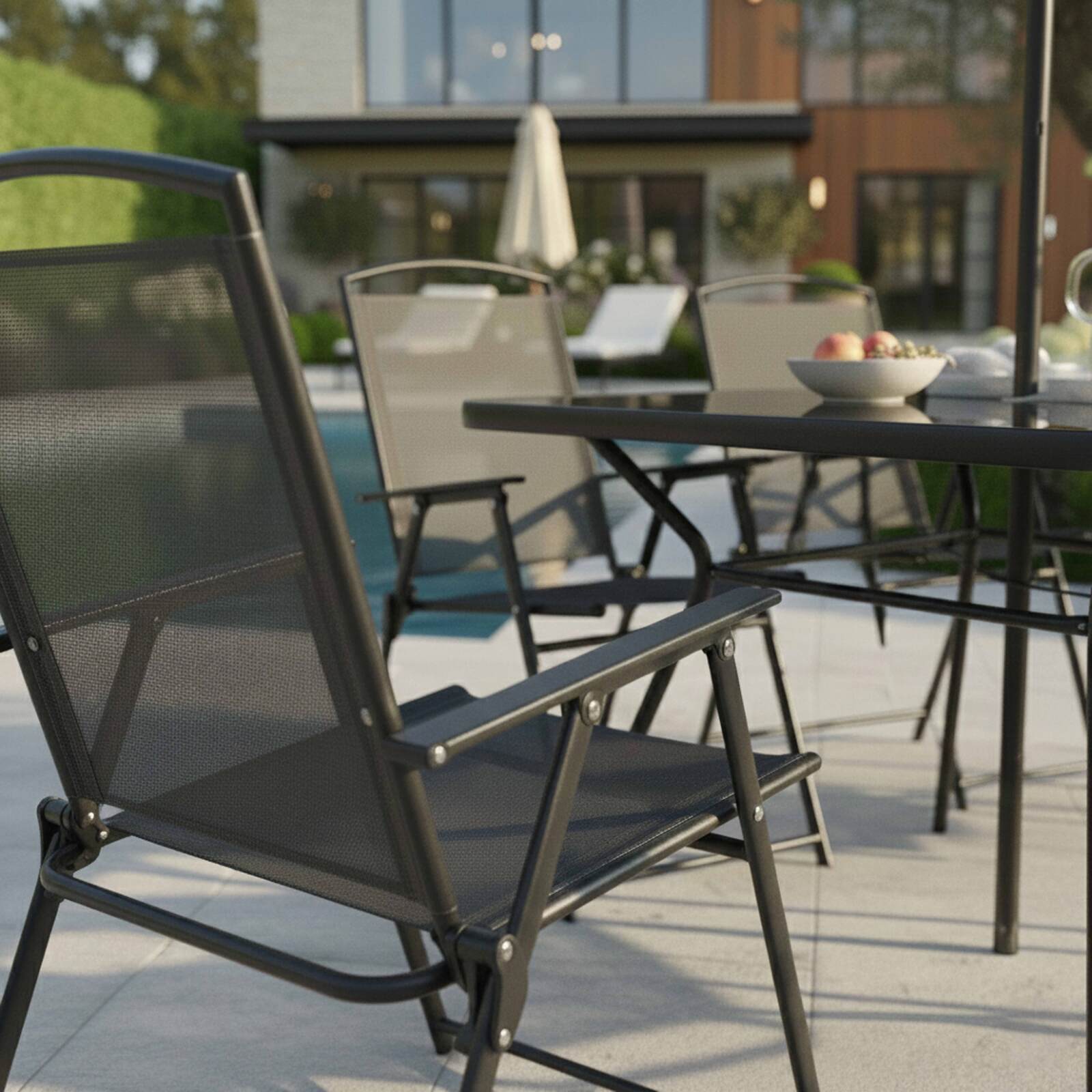 Gartentisch aus Metall und Glas, 140x80 cm, 6 Stühle aus Textilene, klappbar, und Sonnenschirm