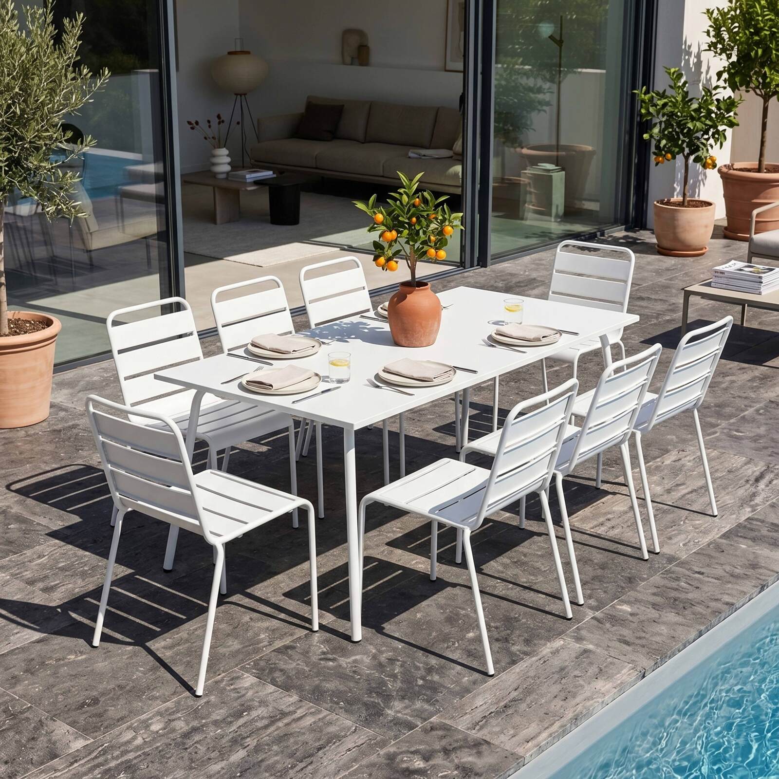 Rechteckiger Gartentisch 180 x 90 cm und 8 Metallstühle 