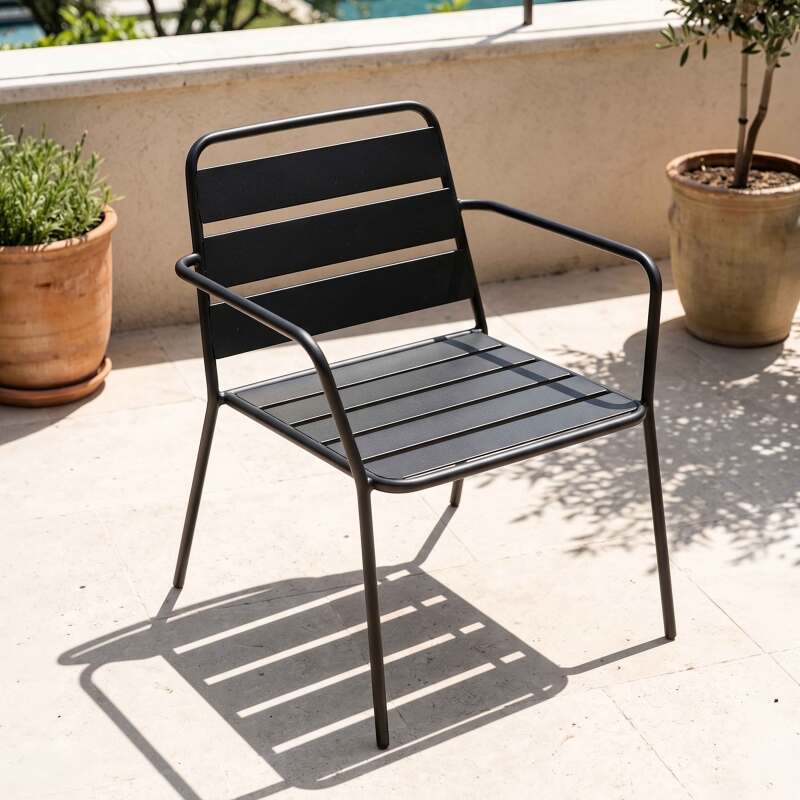 Gartensessel niedrig aus Metall